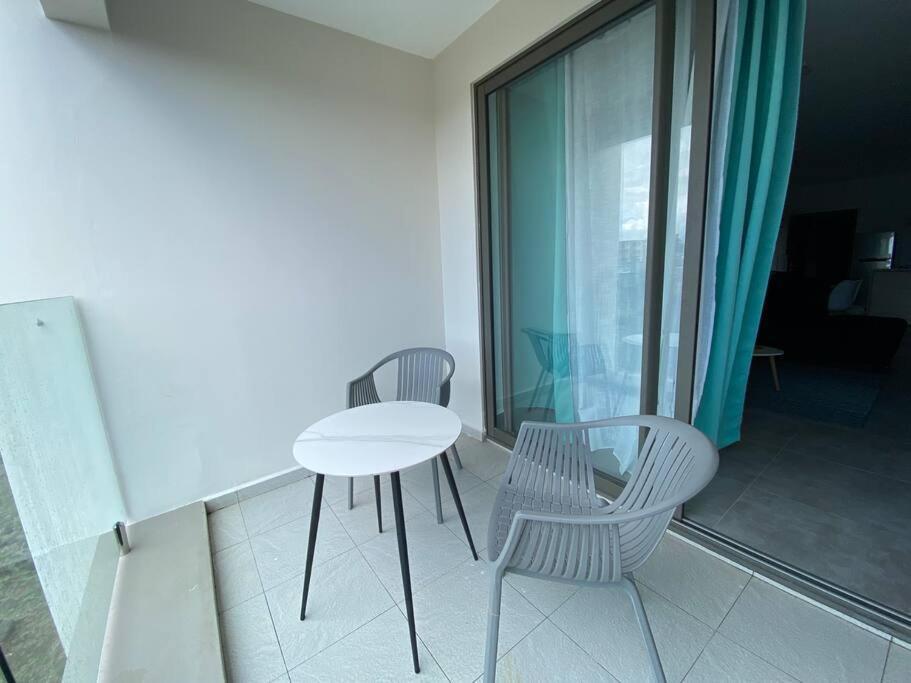 Sandstone Apartment A Walk To The Beach Flic-en-Flacq Exterior foto